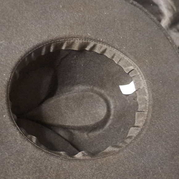 Wool STUNNER - Picture 6 of 7